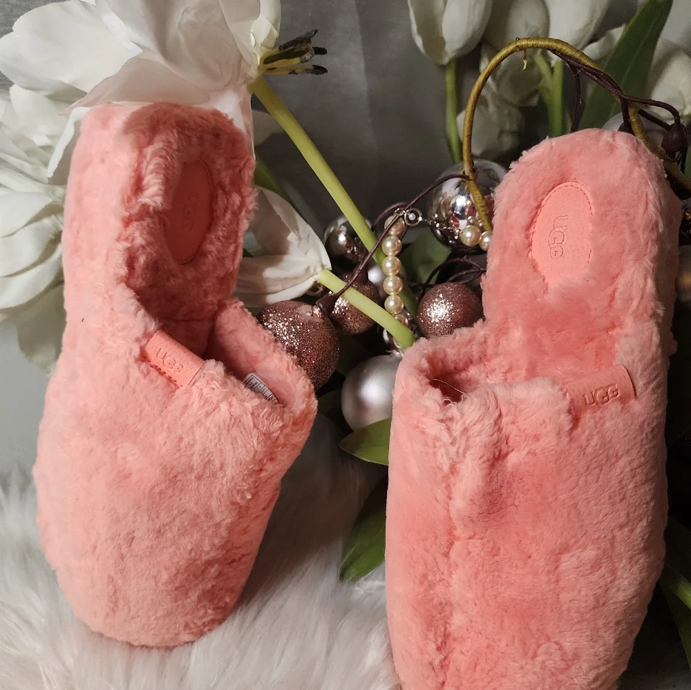 Women's UGG Fuzz Sugar Slipper new